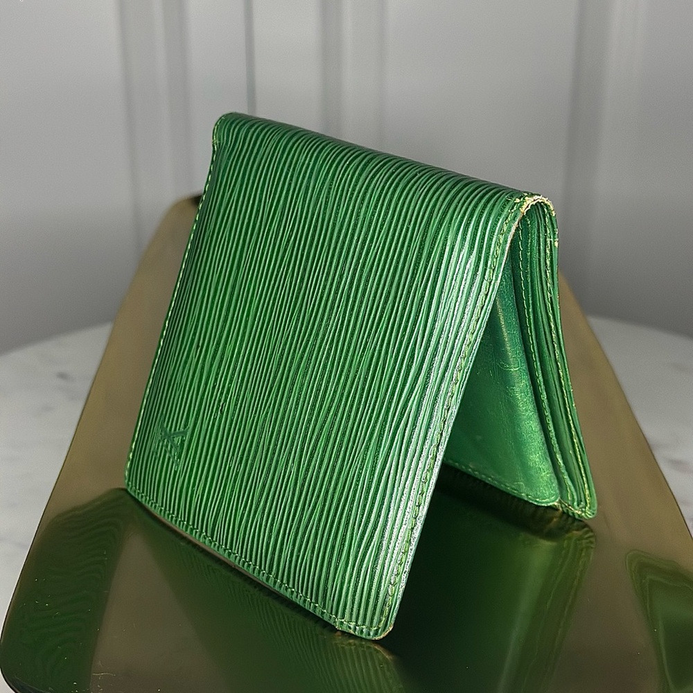 RARE 1992 LOUIS VUITTON Green Epi Leather wallet - MI0942 - Picture 2 of 12